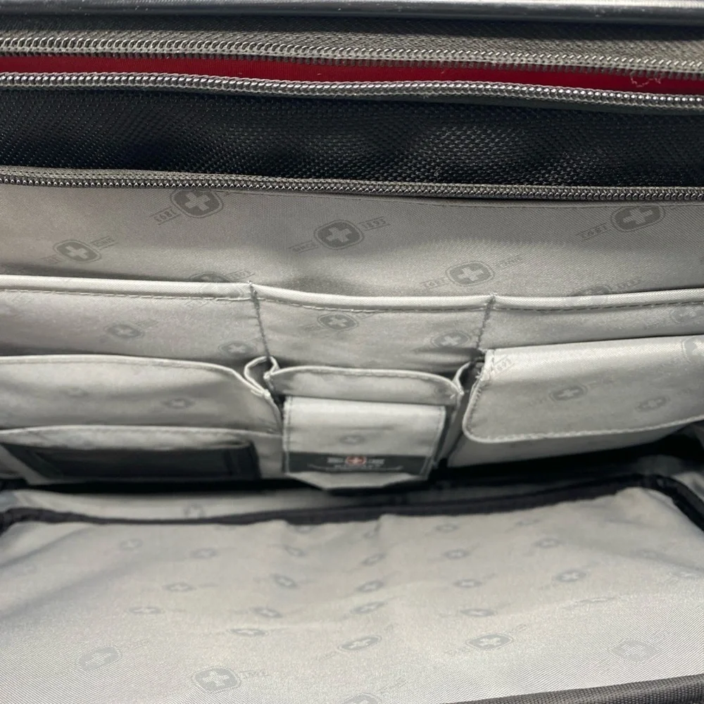 Wenger Swiss Army Gear Laptop Case Messenger Bag Briefcase Carry On 18 x 15 x 5